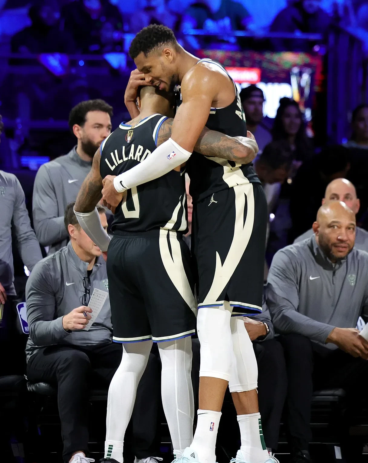 广东队鏖战爵士，字母哥状态火热