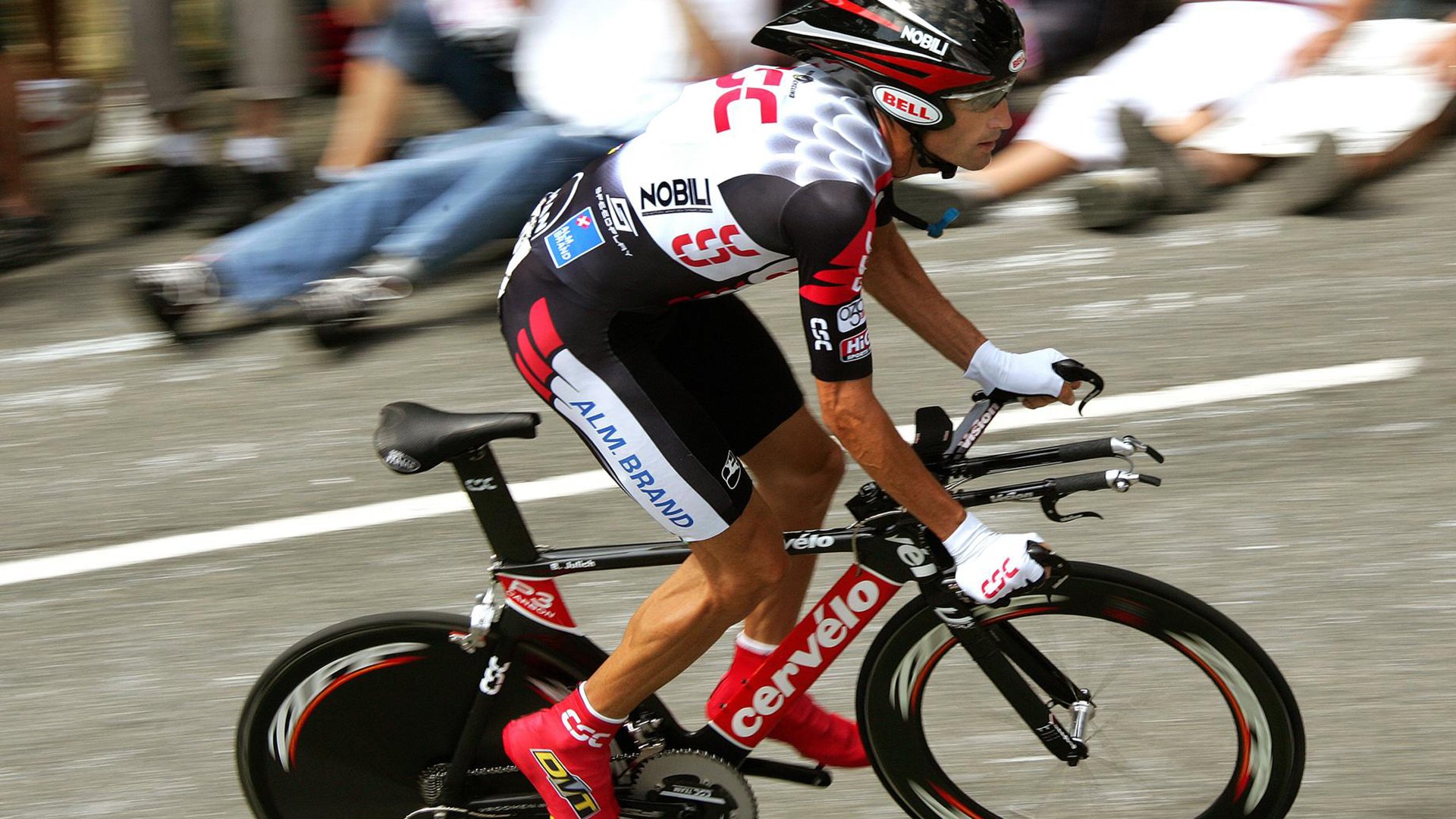 世界杯2026-德罗赞奥运前夜封神之战，当雄鹿铁蹄踏碎太阳，他正为美国队锻造新魂